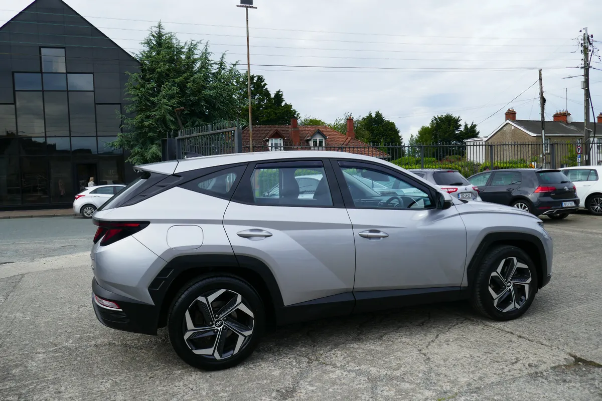 212, HYUNDAI TUSCON IX35 COMFORT PLUS 4WD 5DR AU - Image 4