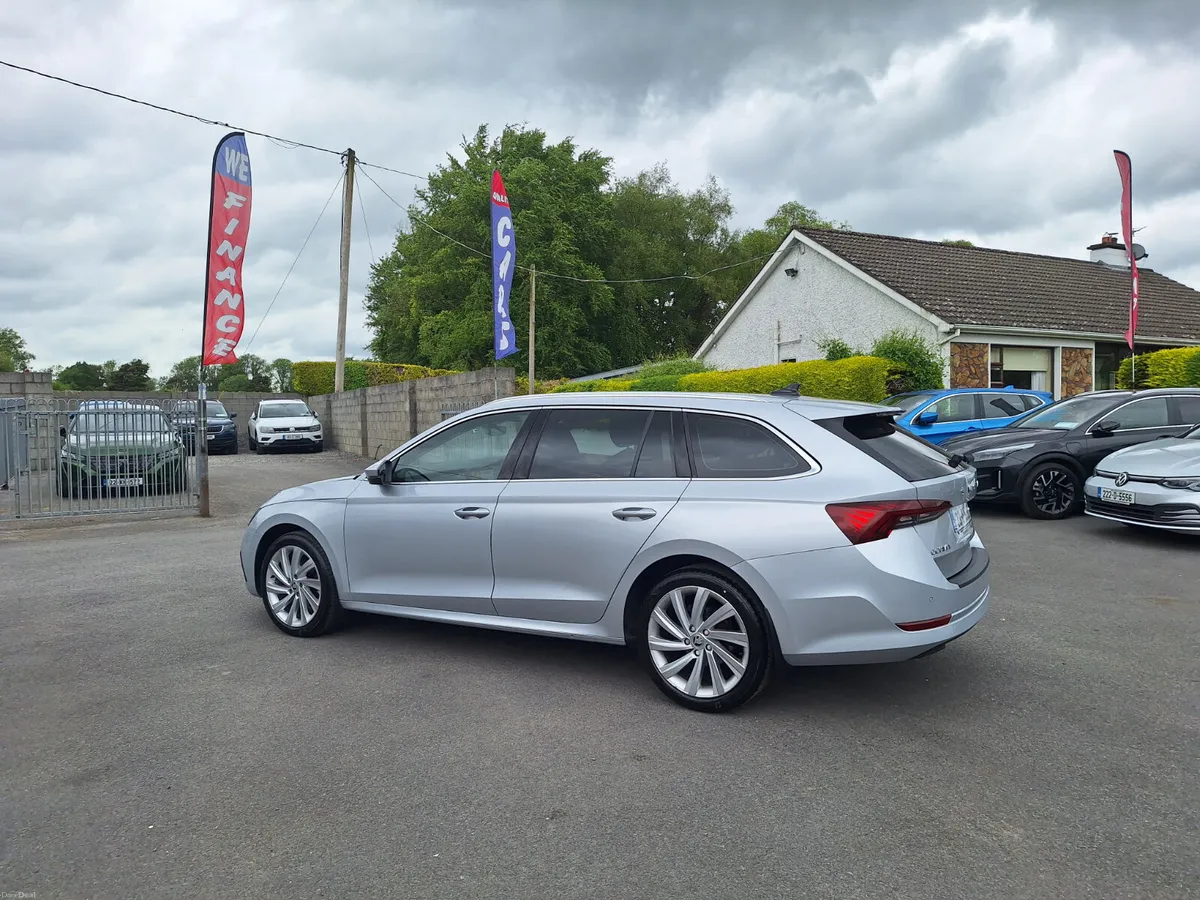Skoda Octavia Estate 2.0 TDI STYLE *High Spec - Image 3