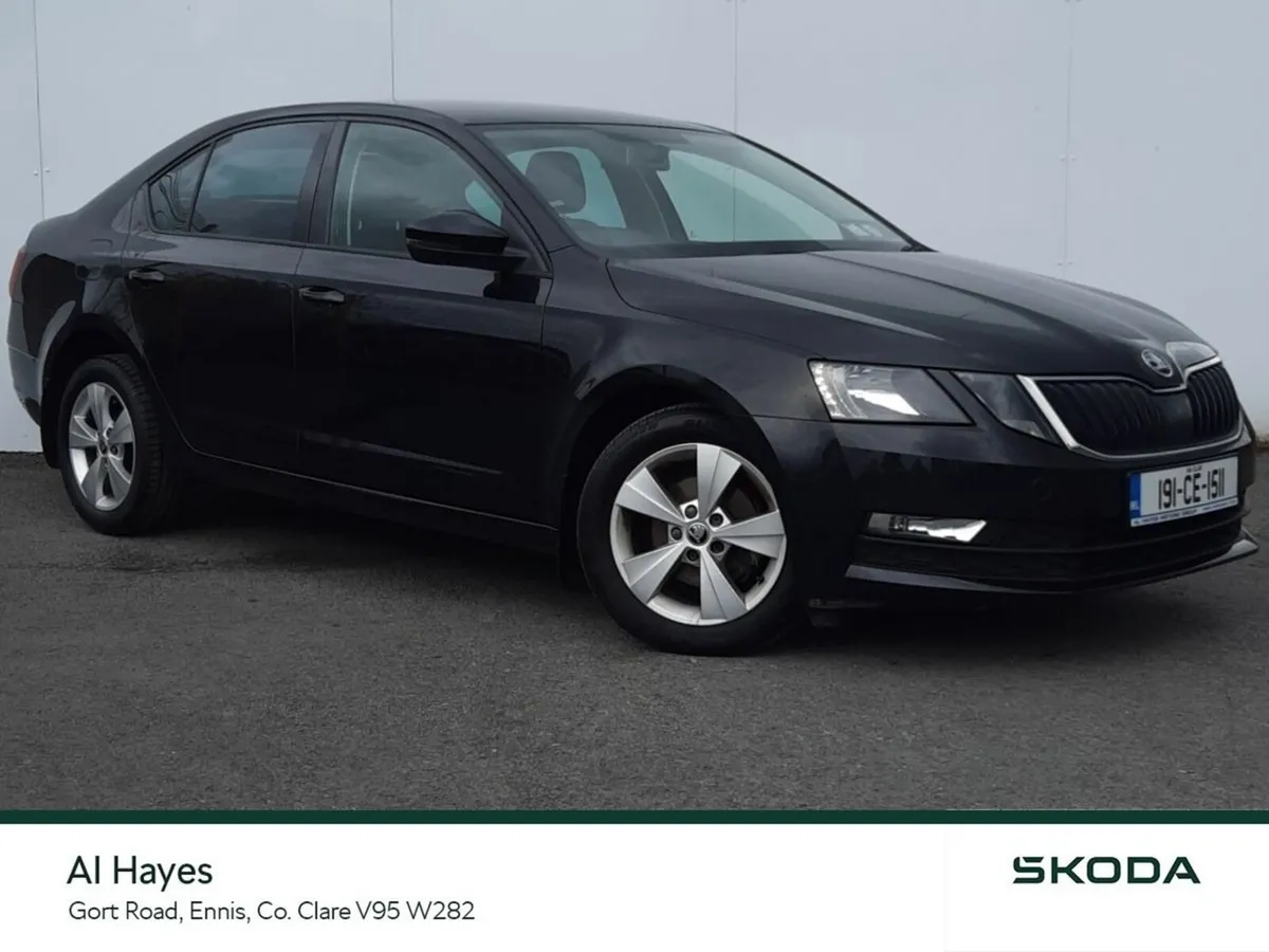 Skoda Octavia **1 OWNER** LED DAYLIGHTS** AMBITION - Image 1