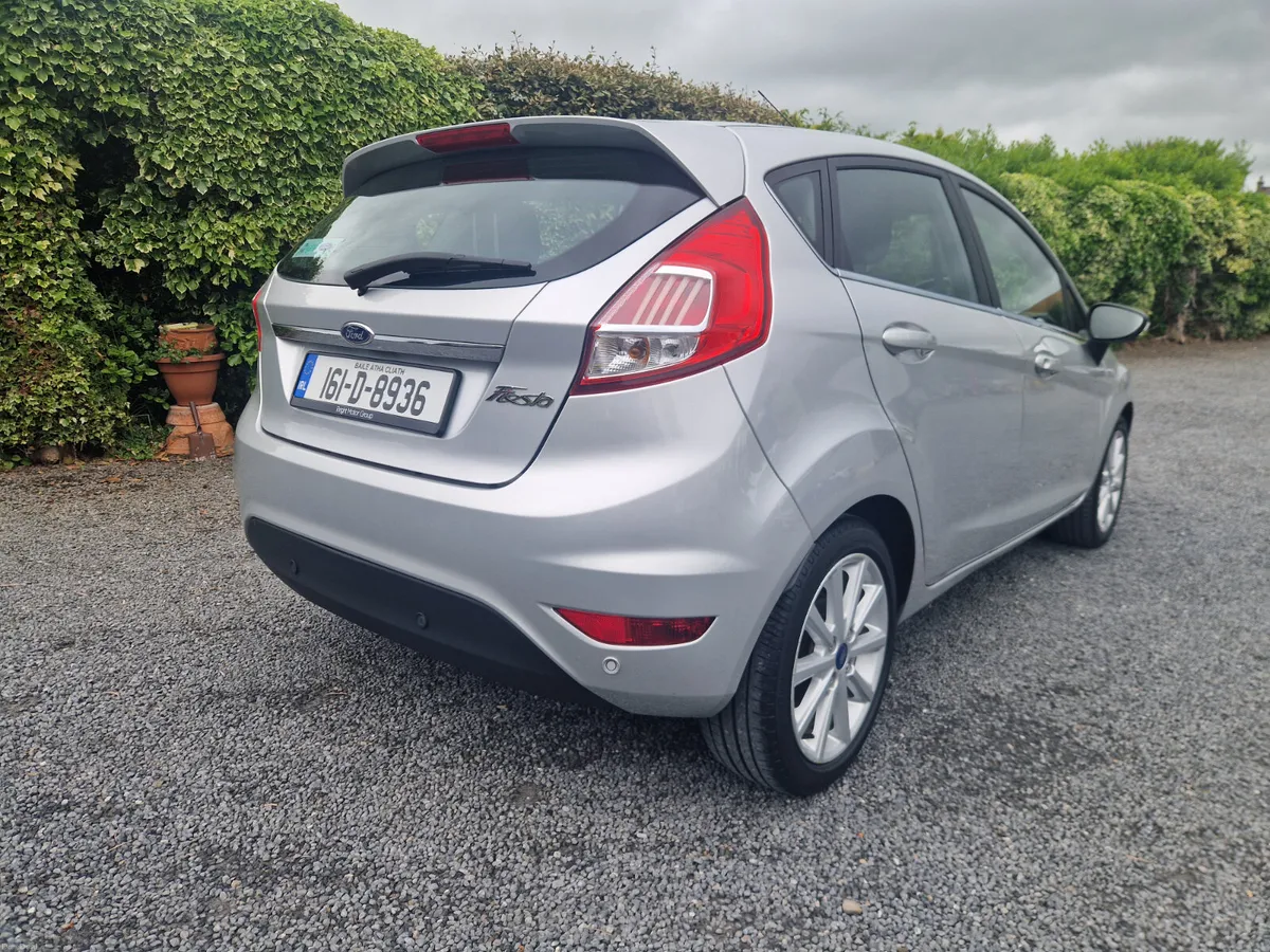 Ford Fiesta  TITANIUM 1.25 2016 - Image 4