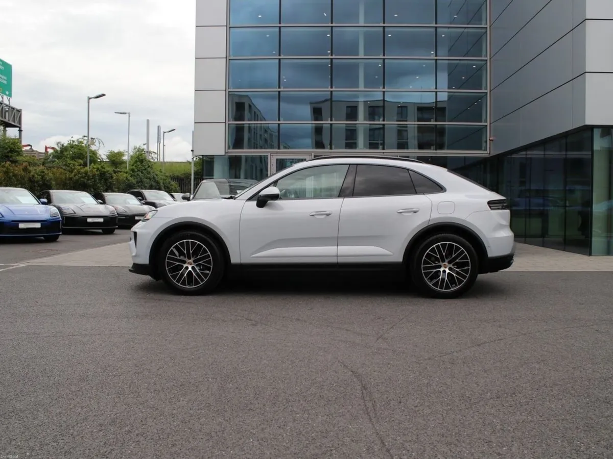 Porsche Macan Electric - Image 3