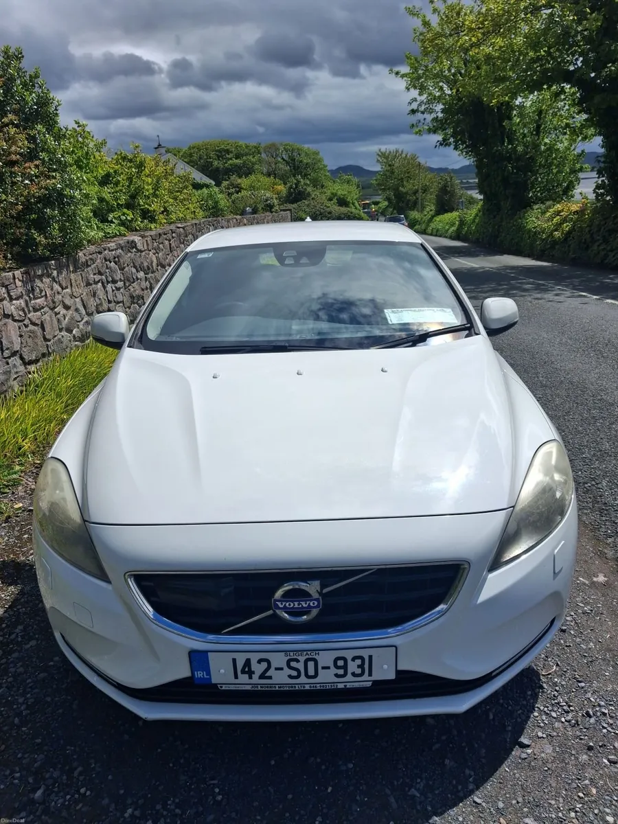 Volvo V40 2014 - Image 1