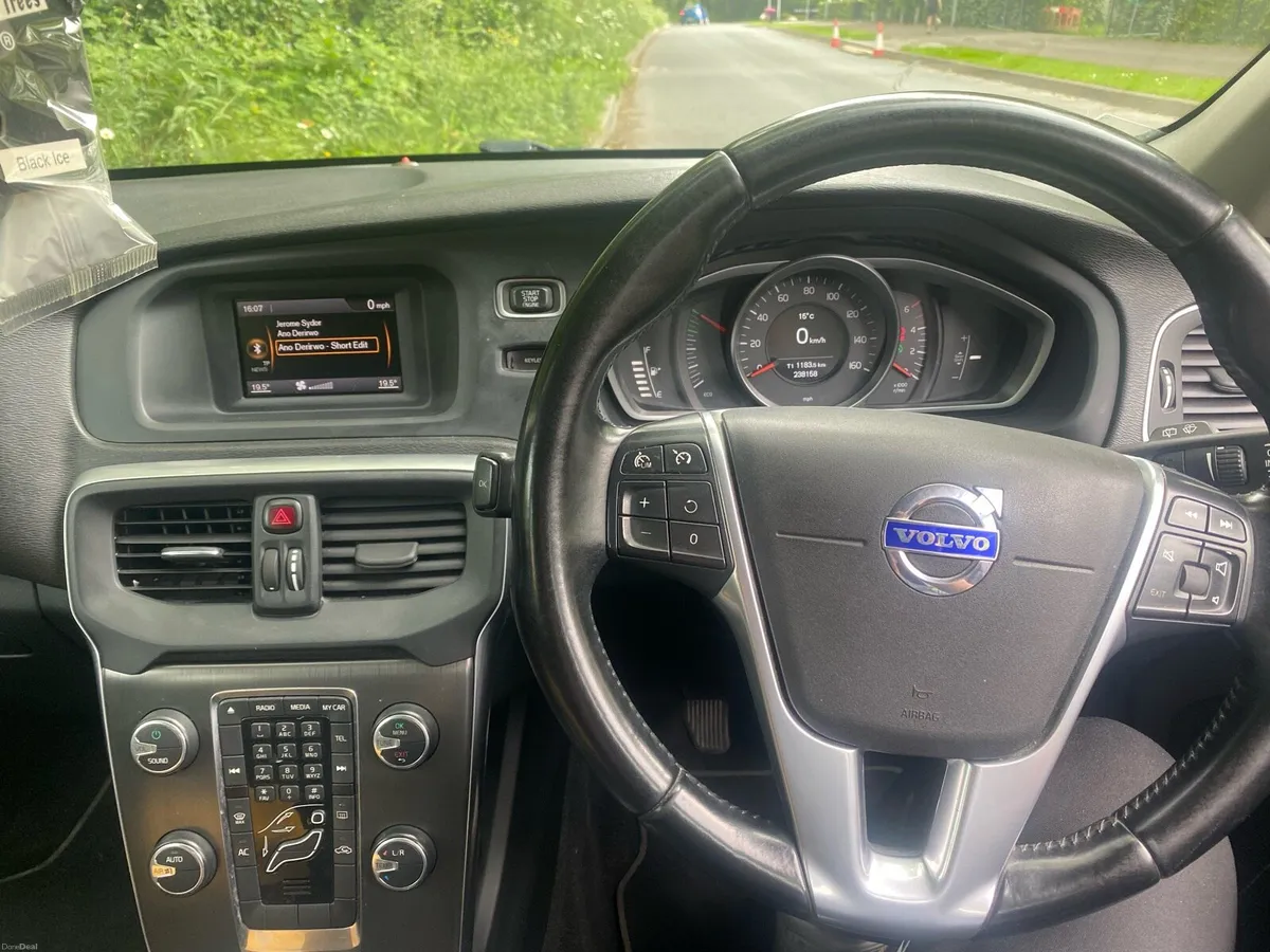 2013 Volvo V40 *NEW NCT TILL AUGUST 2027* - Image 6