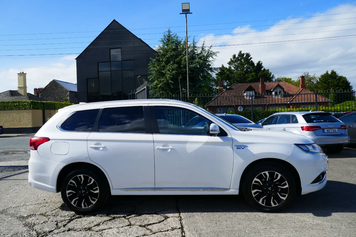 171, MITSUBISHI OUTLANDER 2.0 4H PHEV 200BHP 5 5DR - Image 3