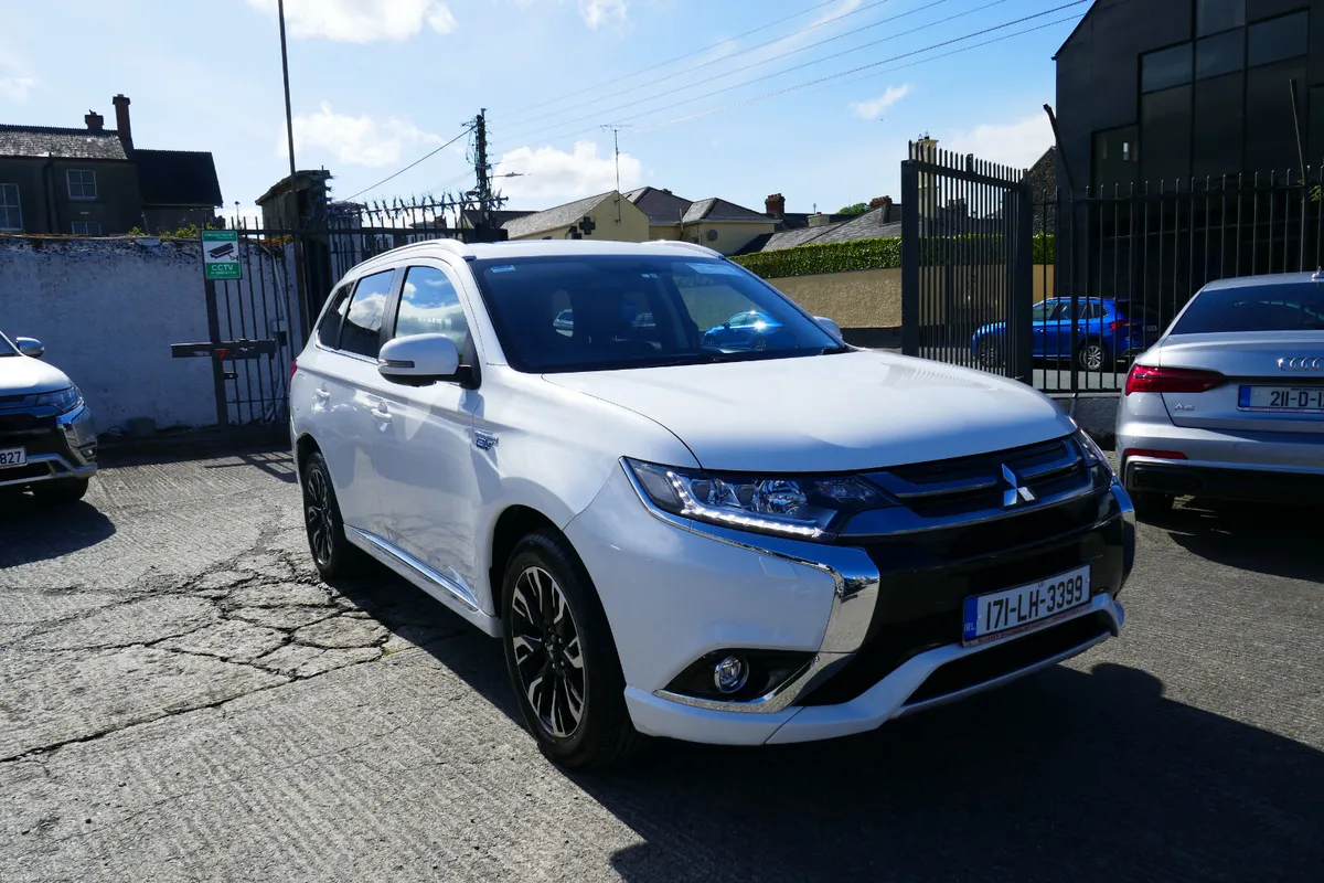 171, MITSUBISHI OUTLANDER 2.0 4H PHEV 200BHP 5 5DR - Image 1