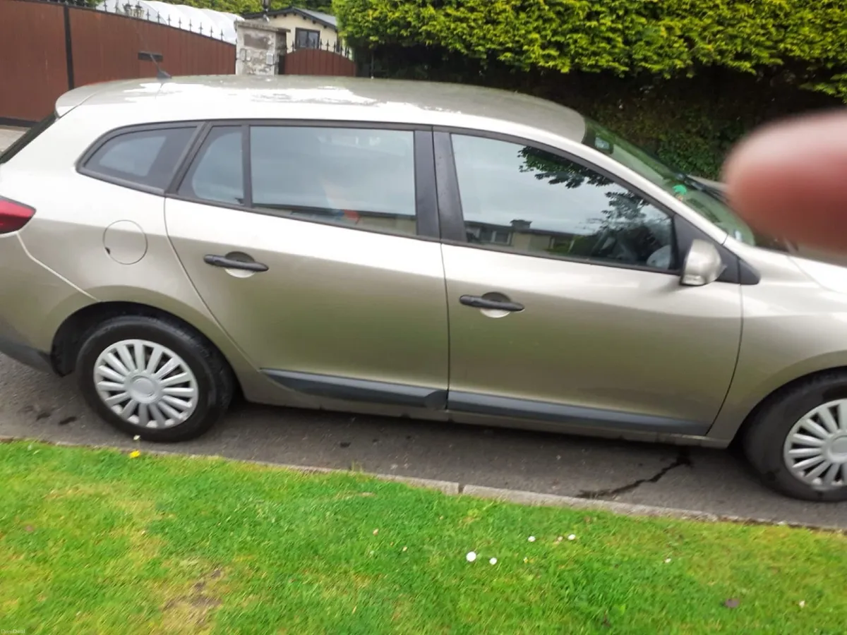 Renault Megane 2011 - Image 1