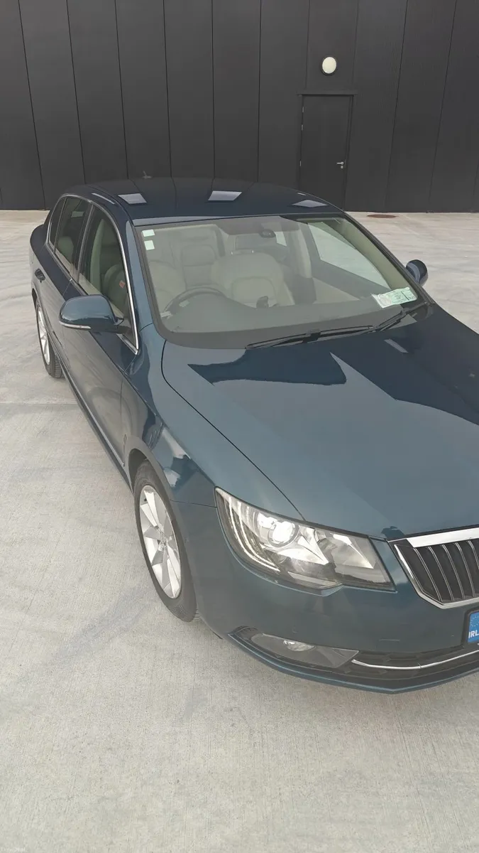 Skoda Superb 2013 - Image 1