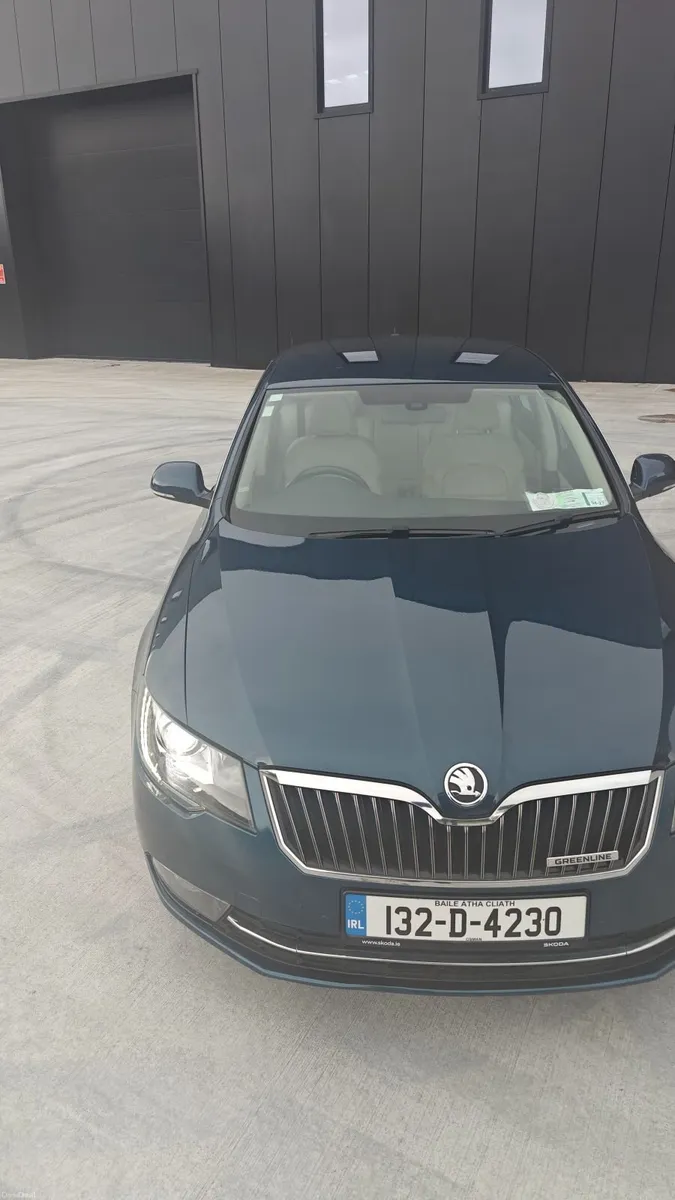 Skoda Superb 2013 - Image 4