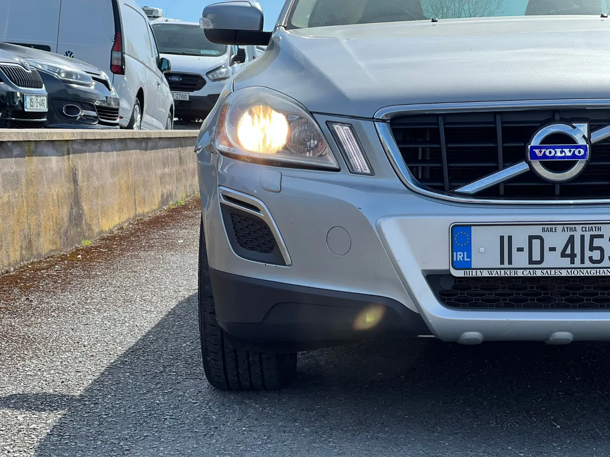 Volvo XC60 2011 - Image 2
