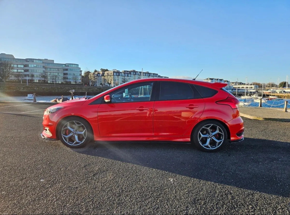 Ford Focus 2.0 ST-3 Turbo 250BHP - Image 2