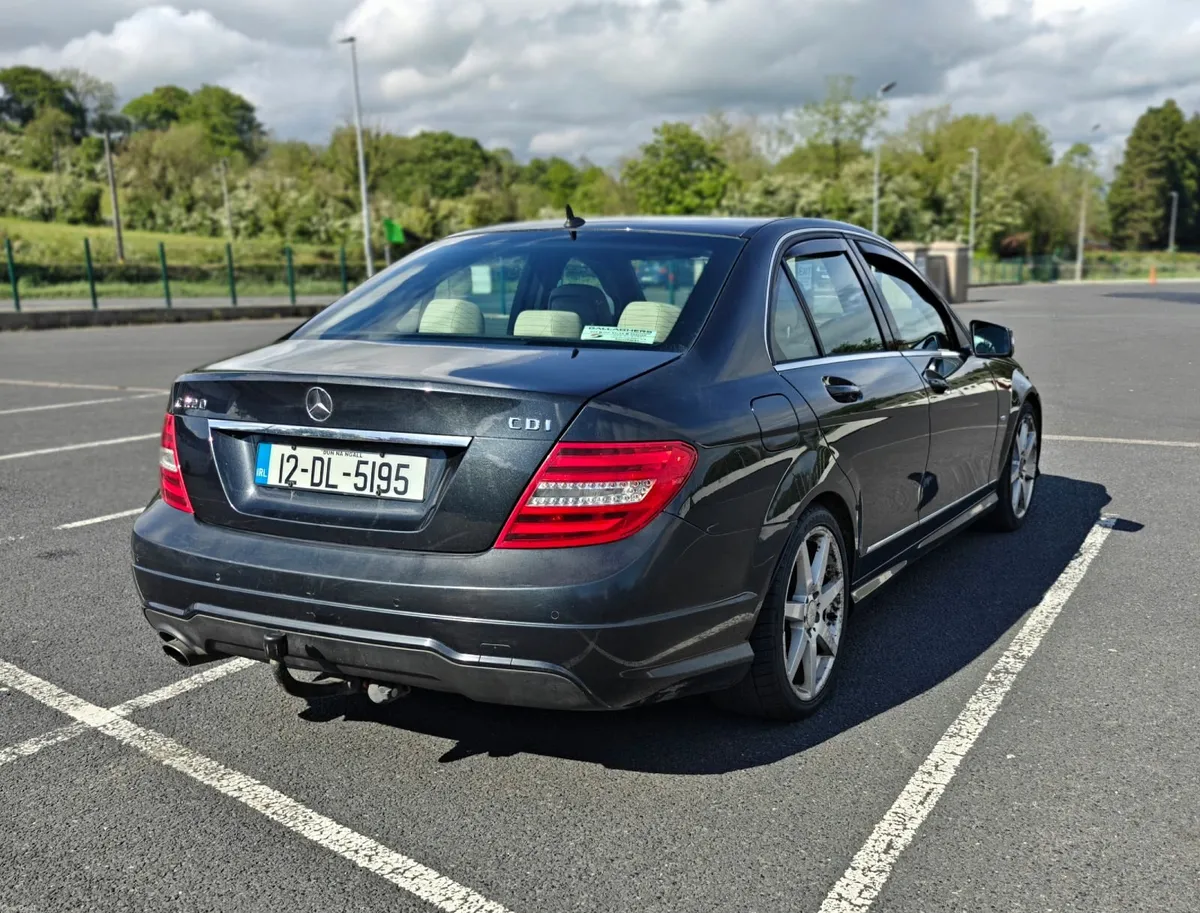 Mercedes-Benz C-Class 2012 - Image 4