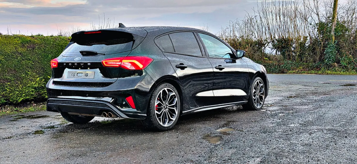 Ford Focus St Line X 2020 - Image 3