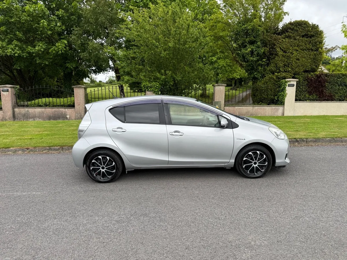 2013 Toyota Aqua 1.5 Hybrid Push-Start original - Image 4