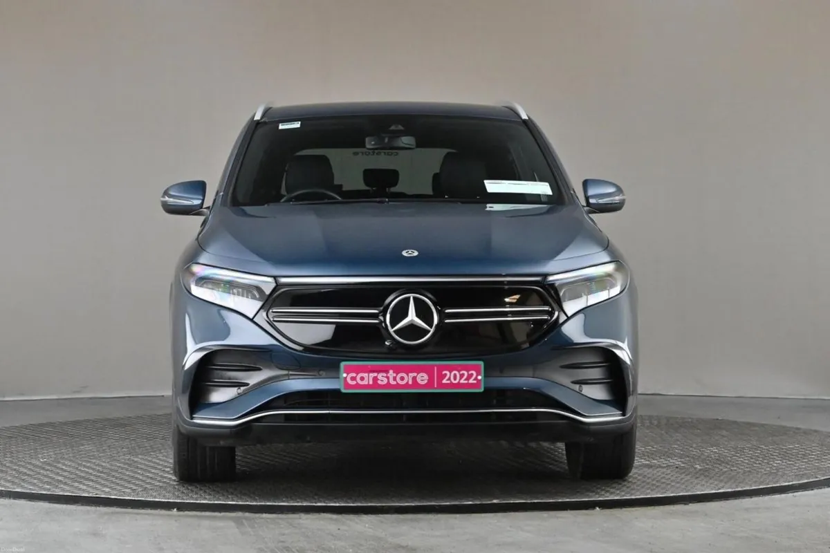 Mercedes-Benz EQA 300 AMG LINE 4MATIC 66.5 KWH - Image 2