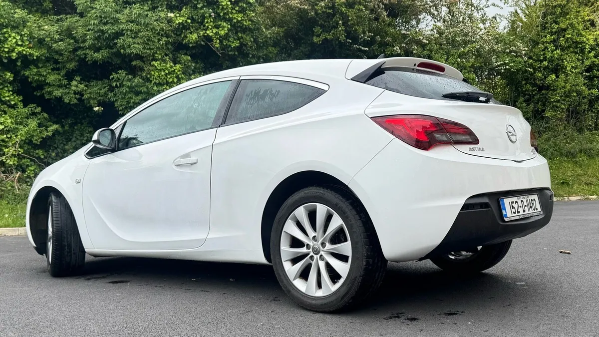 Opel Astra GTC 🤫 Disel - Image 3