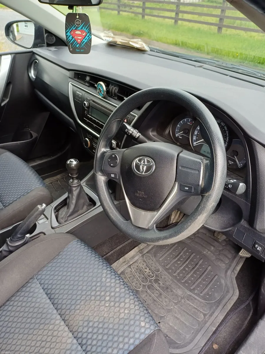 Toyota Auris 2015 - Image 5