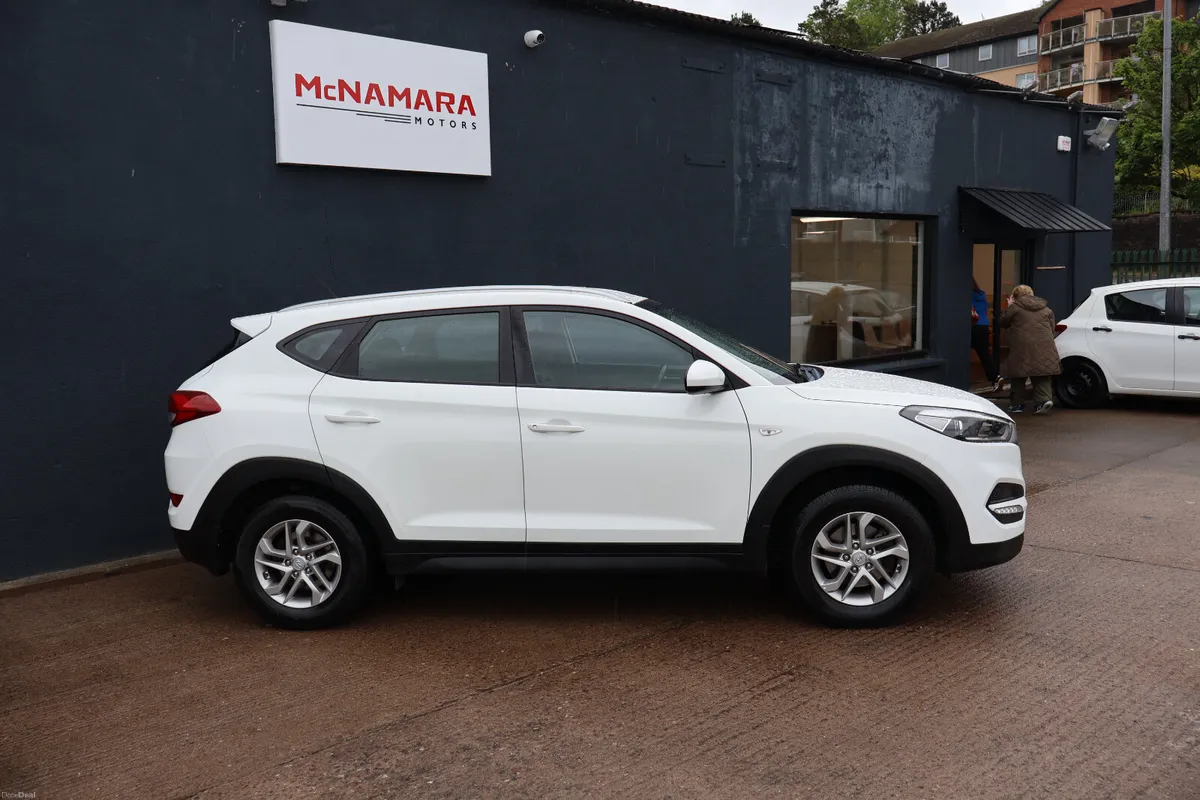 Hyundai Tucson Low Mileage Exceptional Condition! - Image 2