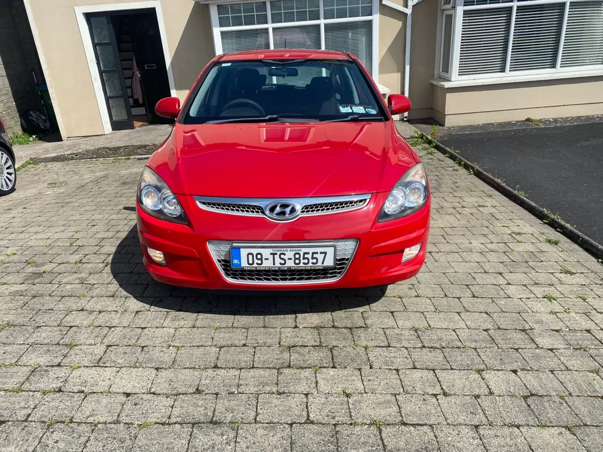 Hyundai i30 1.4 es - Image 1