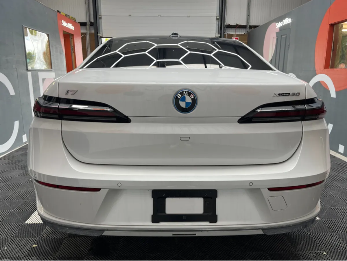 BMW i7 2024 BMW I7 XDRIVE60 EXCELLENCE AUTOMATIC / - Image 3