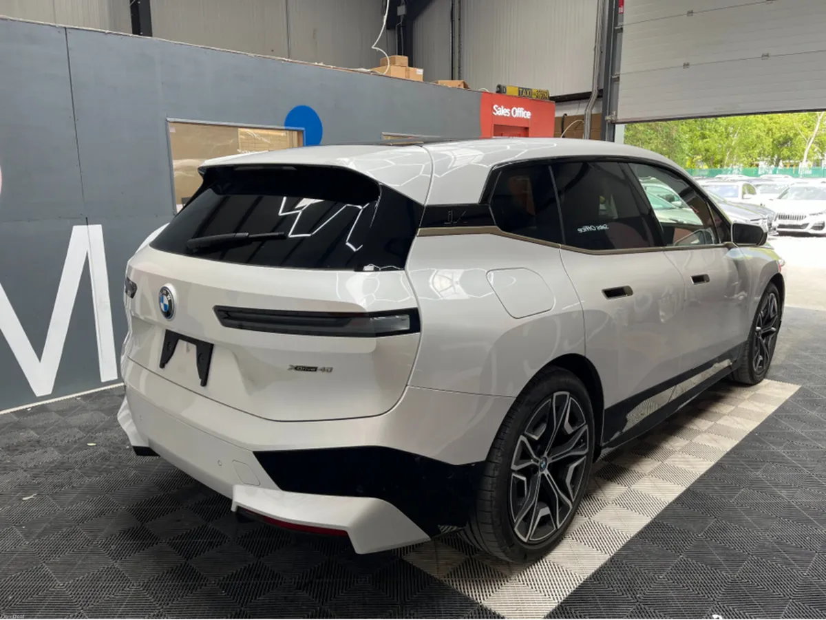 BMW iX 2023 BMW IX XDRIVE40 AUTOMATIC / CRUISE CON - Image 2