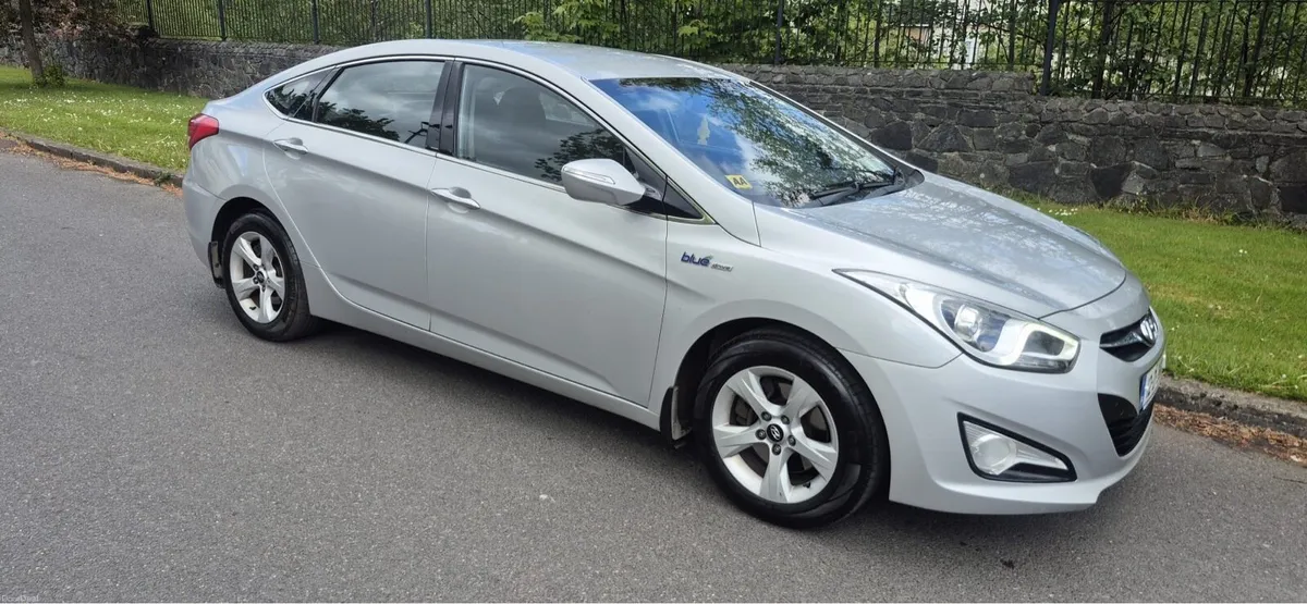 12 Hyundai i40 NEW NCT 05/27 - Image 1