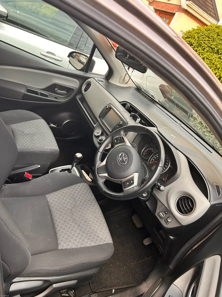 Car - Image 4