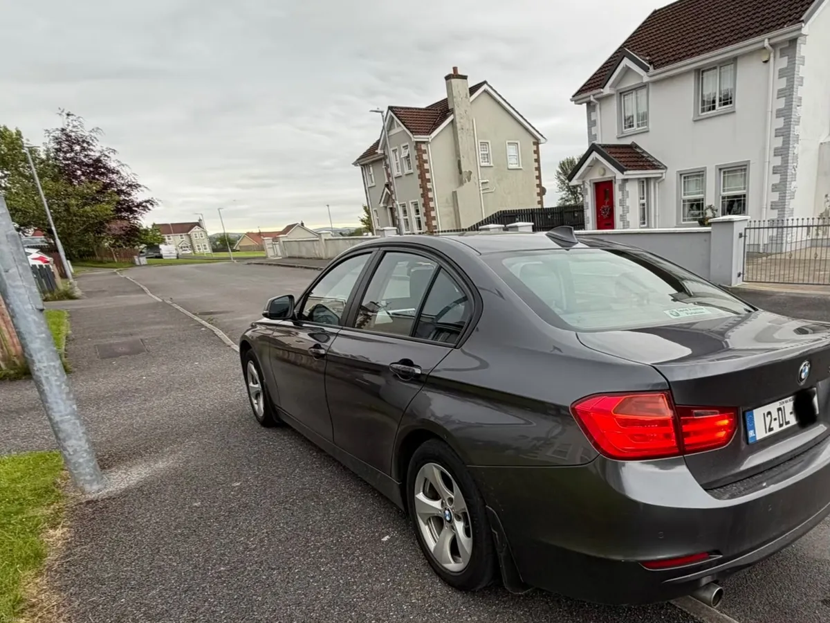 BMW 3-Series 2012 - Image 4
