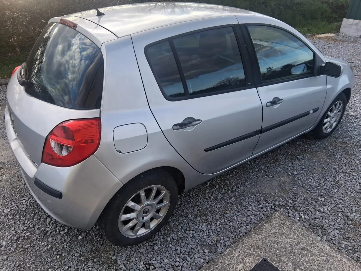 Renault Clio - Image 4