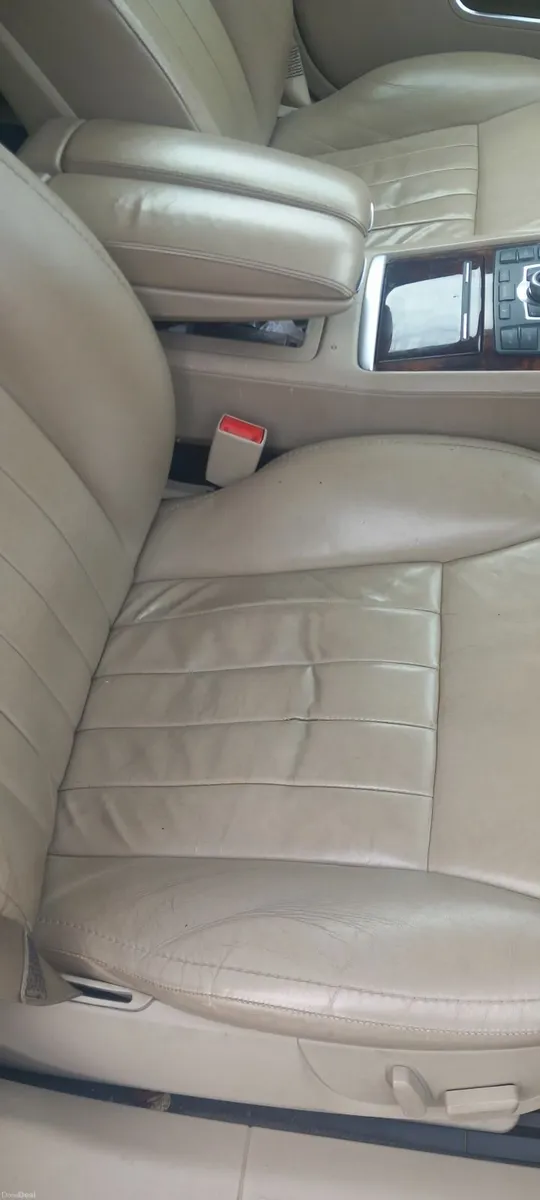 Audi A8 2009 - Image 2