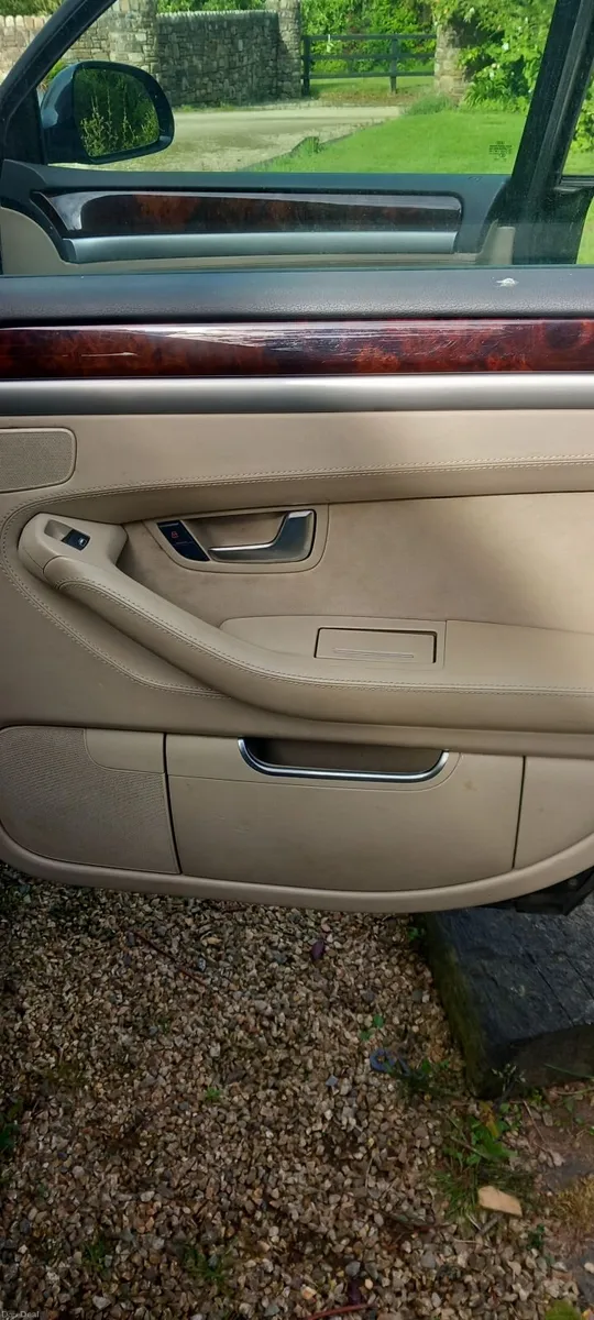 Audi A8 2009 - Image 3