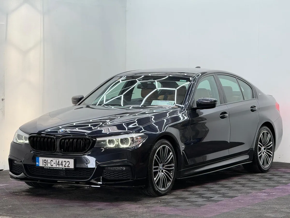 2019 BMW 5-Series 530E M Sport, Automatic - Image 3