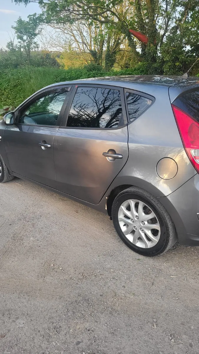 Hyundai i30 2009 - Image 2