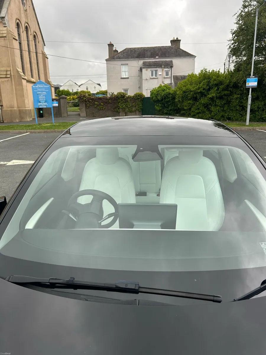 Tesla Model 3 - Image 3