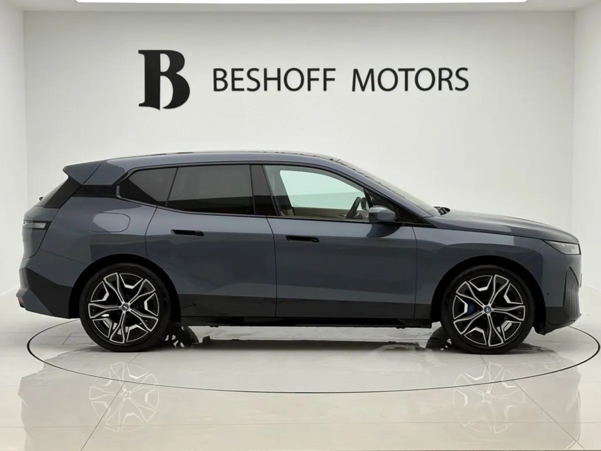 BMW iX 40 M-SPORT X-DRIVE=BEIGE INTERIOR//PAN ROOF - Image 4