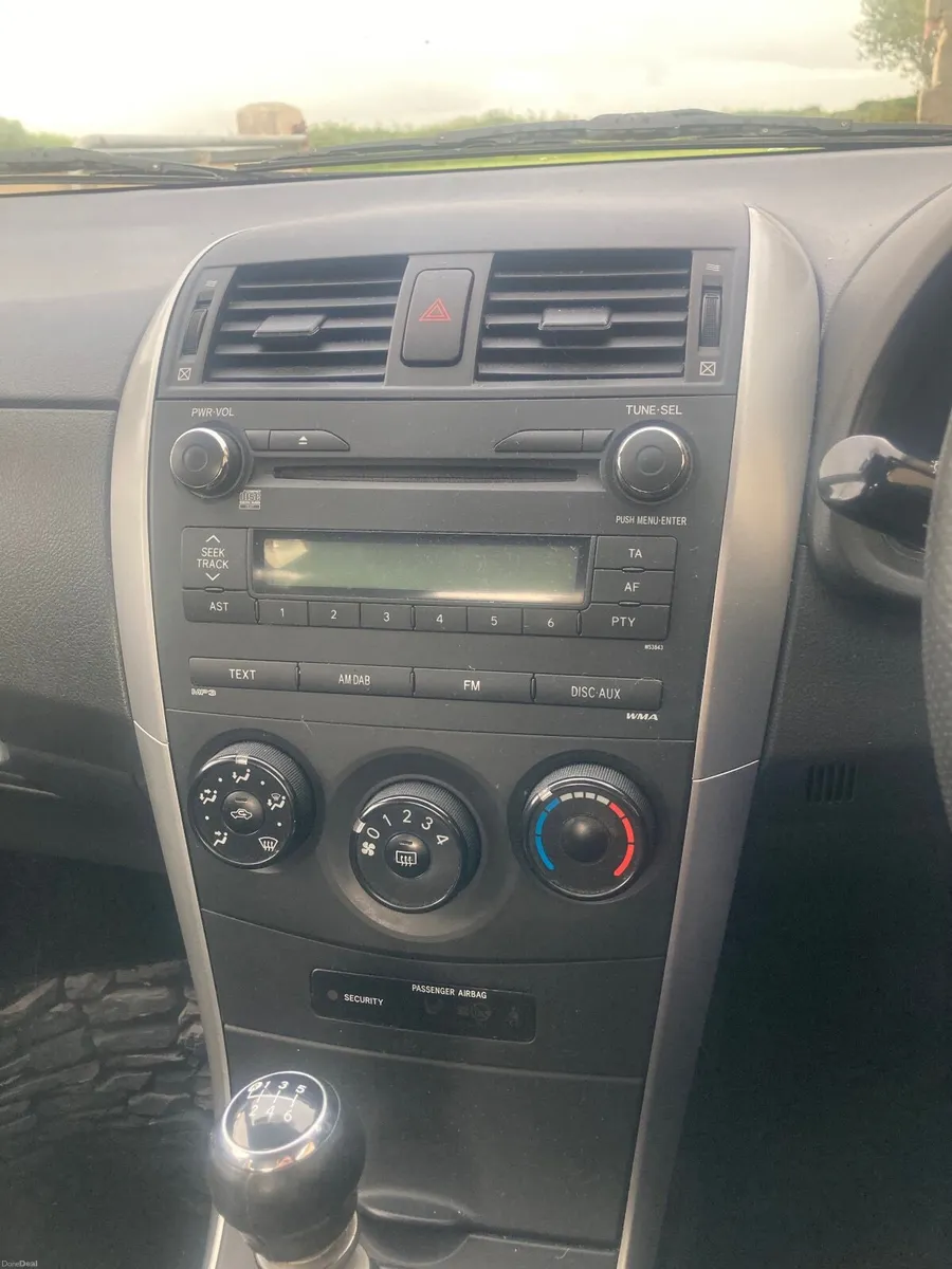 Toyota Corolla 2011 - Image 6