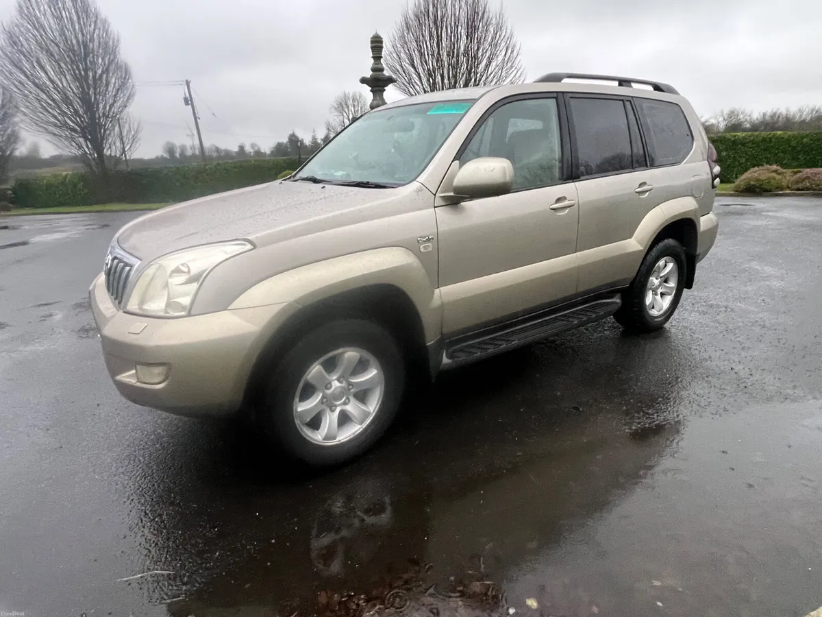 Toyota Land Cruiser 2004 8 seater - Image 2