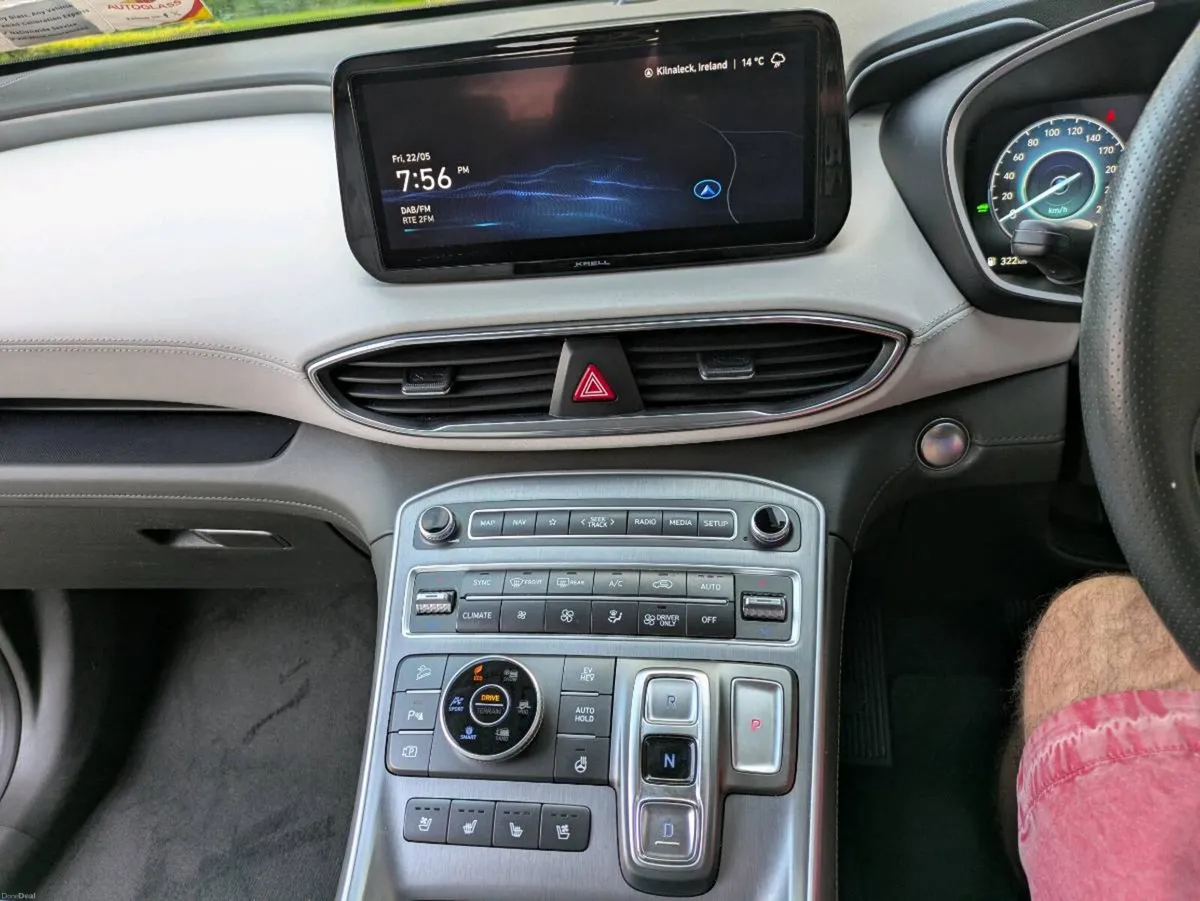 Hyundai Santa Fe Phev - Image 3