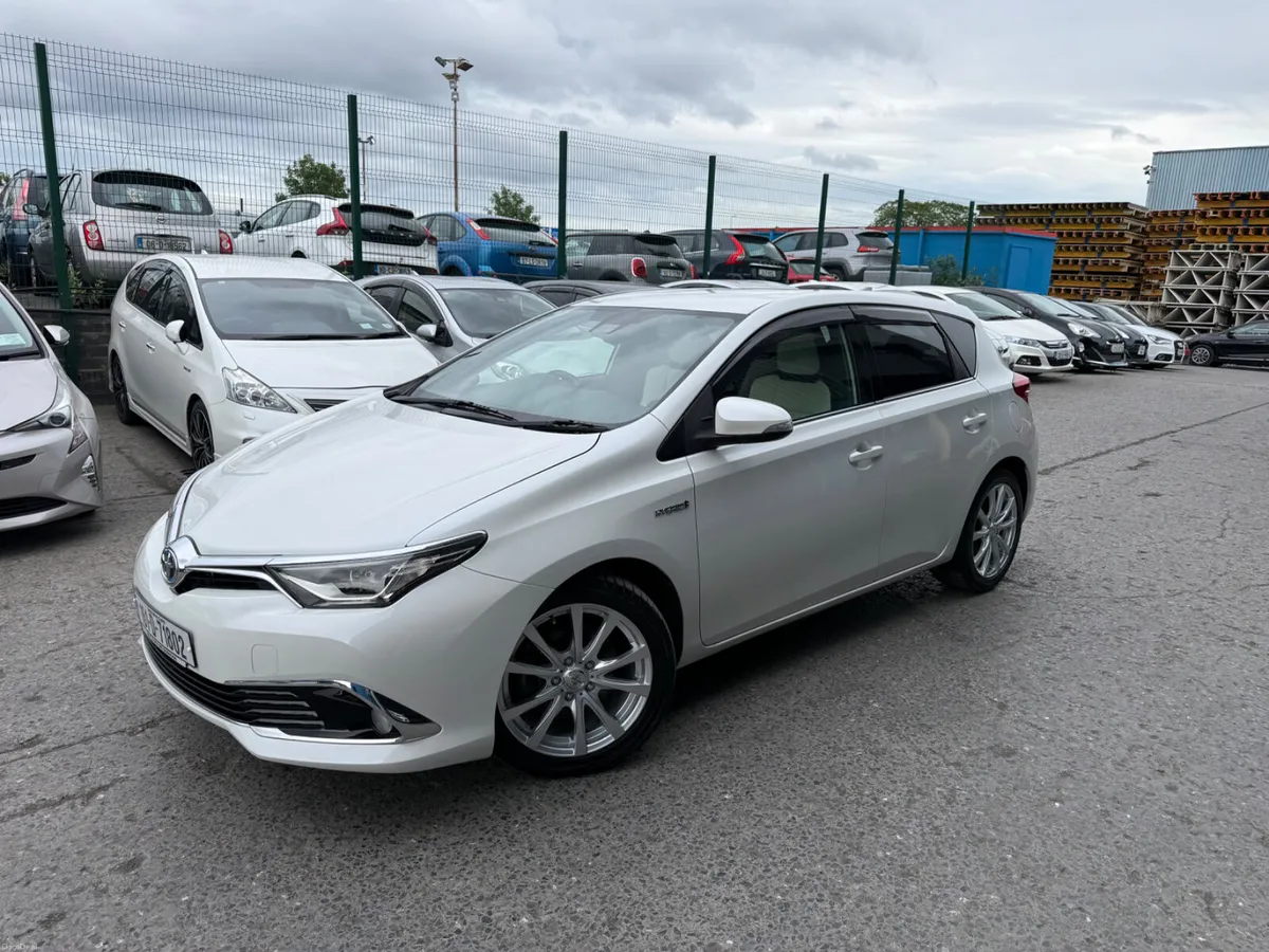2016 Toyota Auris Hybrid Automatic - Image 1