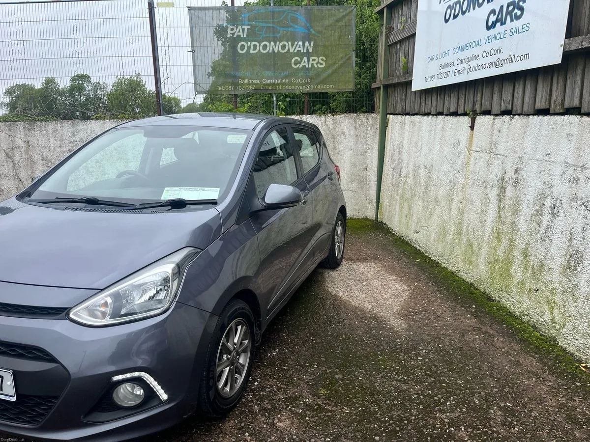 2015 Hyundai i10 Deluxe 1.0 petrol - Image 3