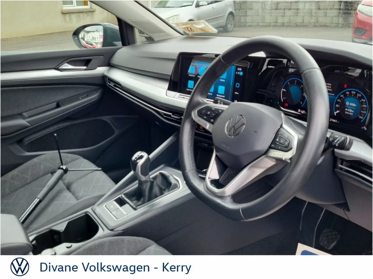 Volkswagen Golf LIFE 2.0 TDI 115 BHP - Image 3
