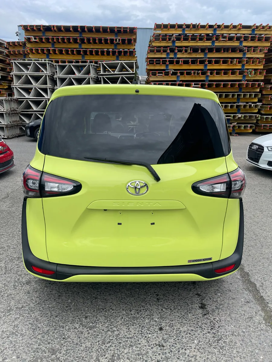 2019 Toyota Sienta automatic hybrid - Image 3