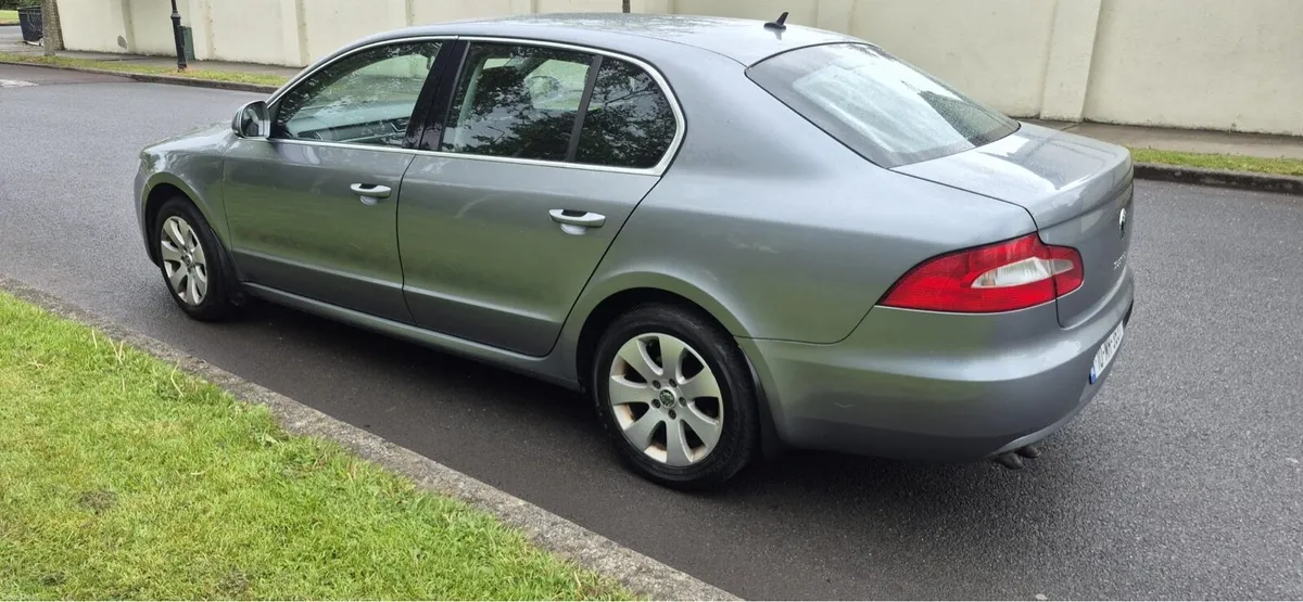 10 Skoda Superb NCTd - Image 4