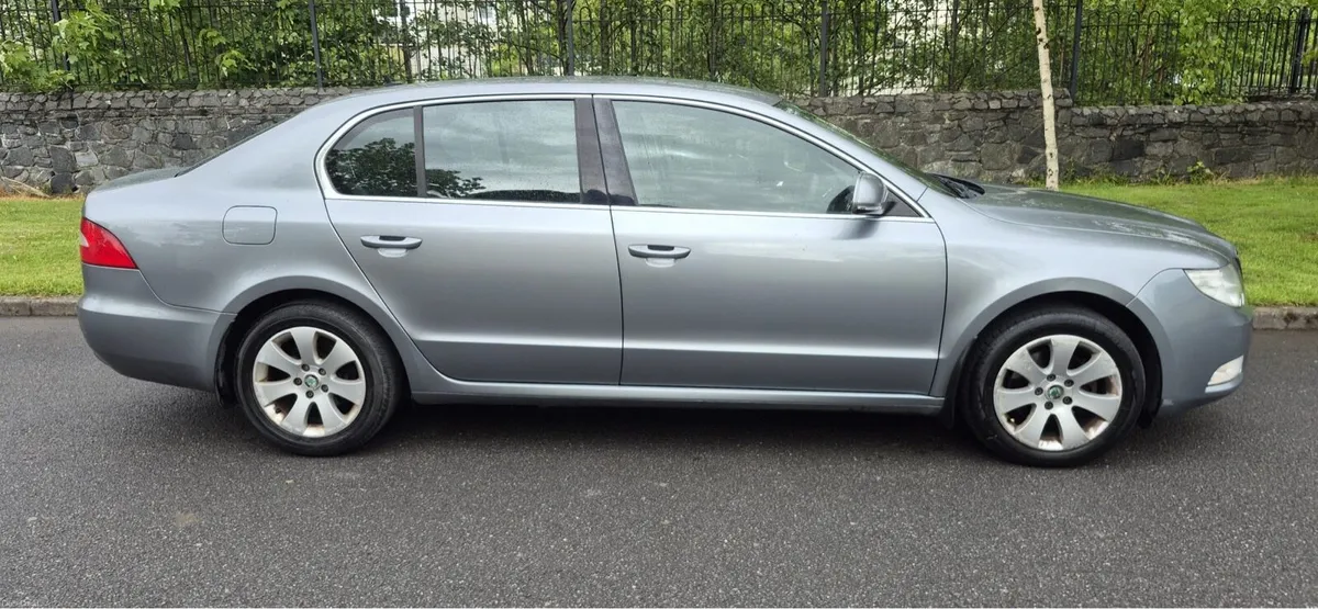 10 Skoda Superb NCTd - Image 3