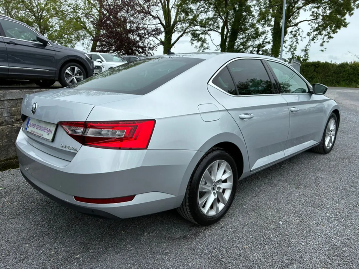 Skoda Superb 1.6 TDI SE TECHNOLOGY - Image 2