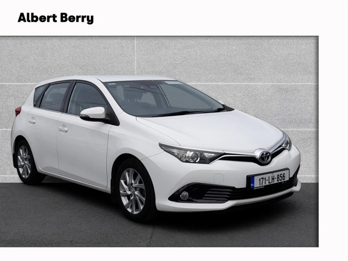 Toyota Auris 1.4 D-4D LUNA 4DR - Image 1