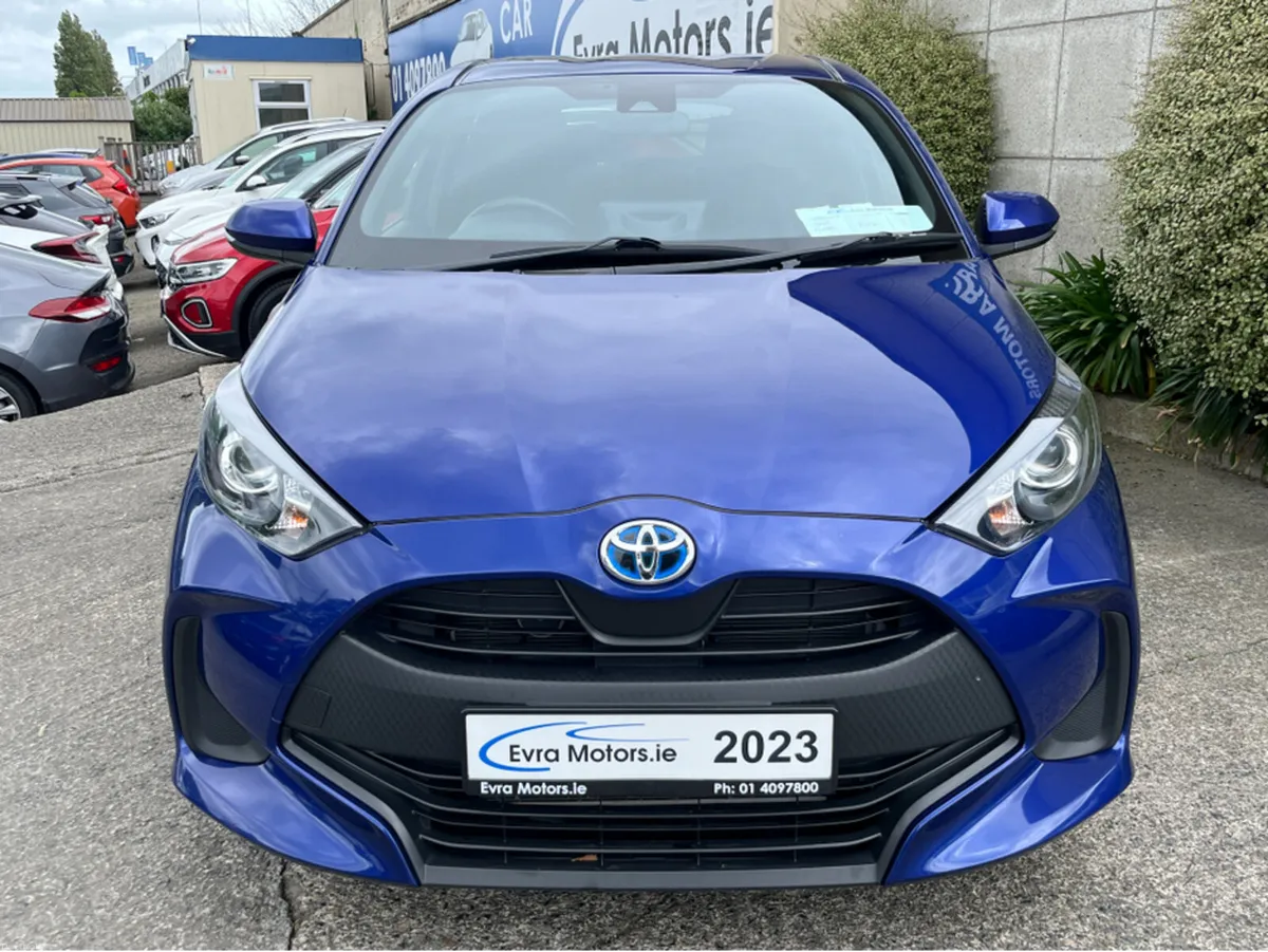 Toyota Yaris 4WD X HYBRID AUTOMATIC 1.5 PETROL //R - Image 2