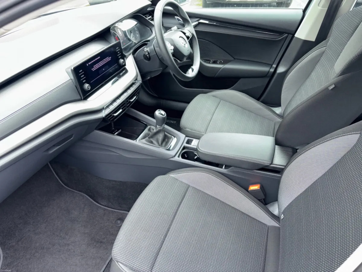 Skoda Octavia COMBI ESTATE AMBITION 1.0 TSI 115HP - Image 3