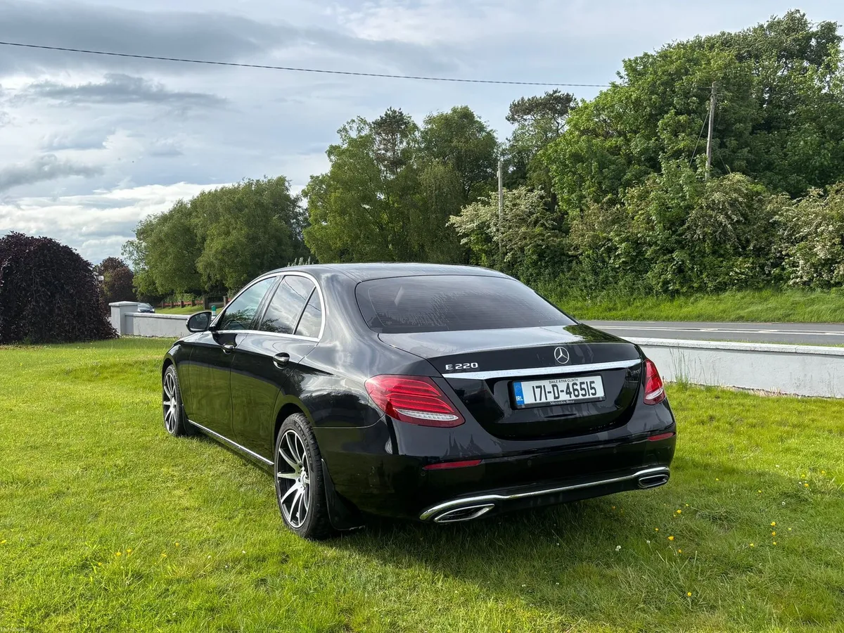 E220 - Image 2