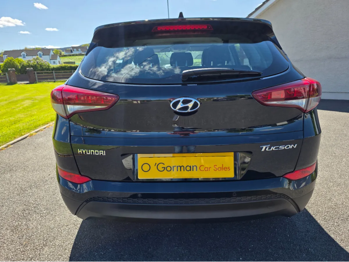 Hyundai Tucson SE BLUE DRIVE 2WD CRDI - Image 3