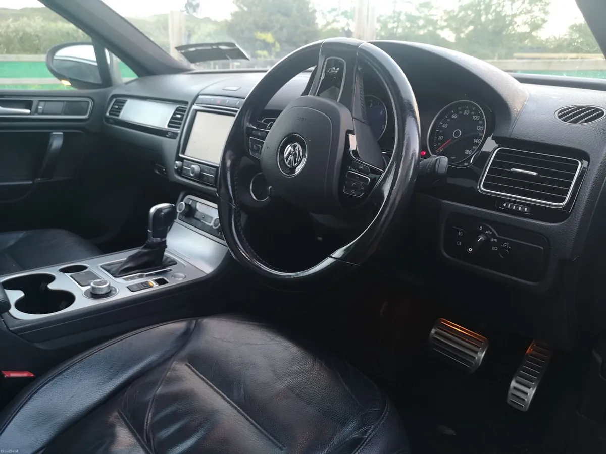Volkswagen Touareg 2016 - Image 2